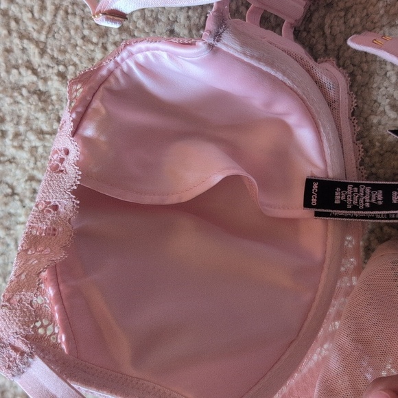Victoria Secret Pink Lace Lined Plunge Bra Size 36C - Picture 7 of 8